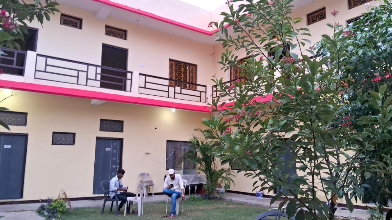 Blue Sky Homestay Khajurāho Exterior photo